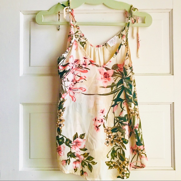 Tops - NWOT Beach Vibes Flowy Tank